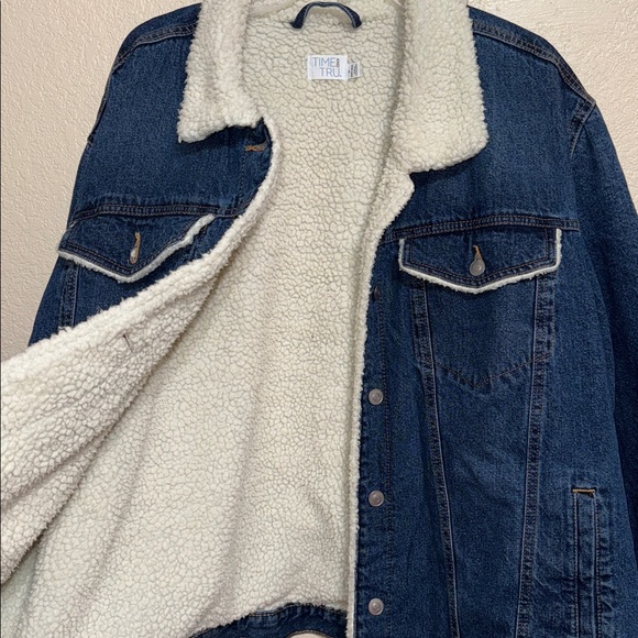 Denim Jean Jacket with Sherpa Lining - Picture 4 of 6